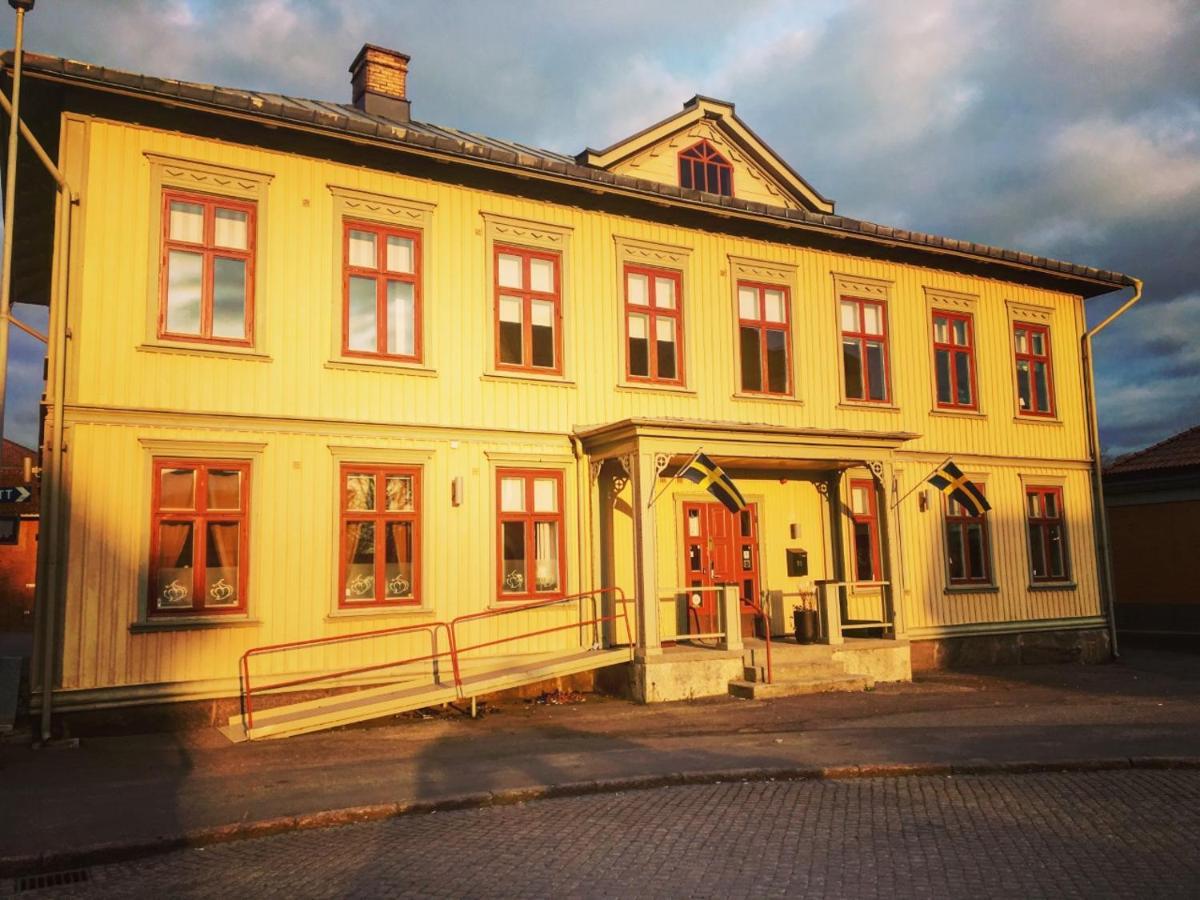 Jaernvaegshotellet B&B Skara Eksteriør billede