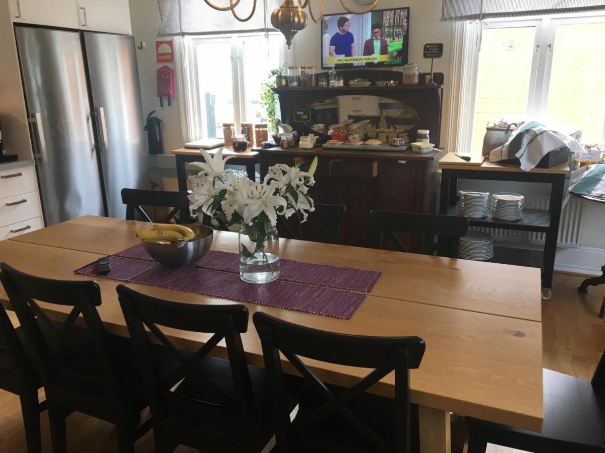 Jaernvaegshotellet B&B Skara Eksteriør billede