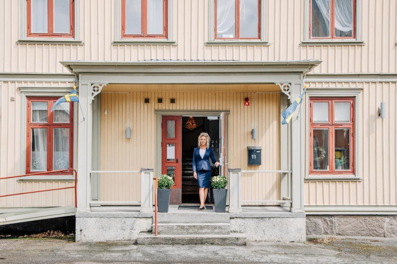 Jaernvaegshotellet B&B Skara Eksteriør billede